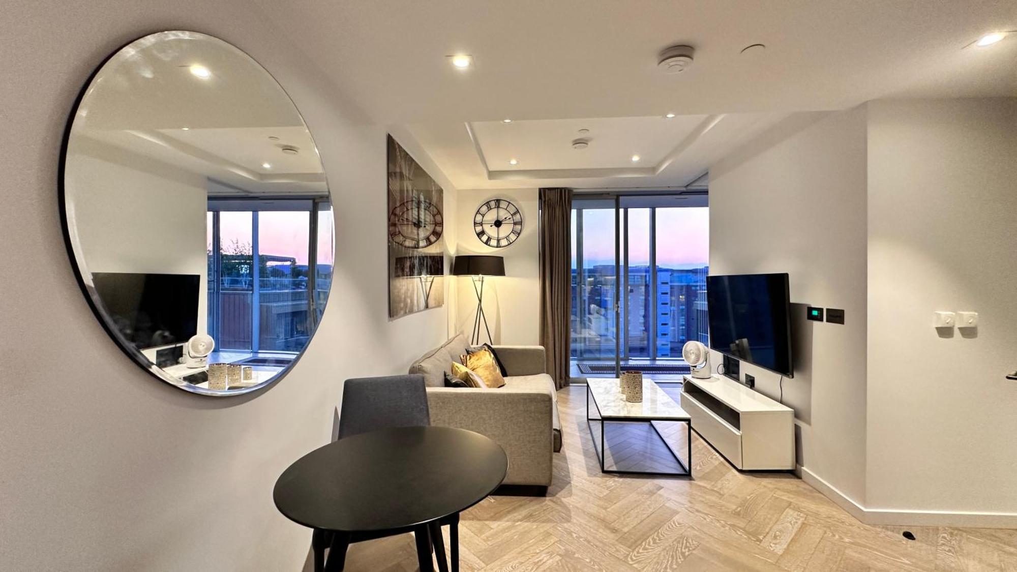 Battersea Power Station - Winter Garden Balcony & 1Gb Wifi - Luxurylondonstays 外观 照片
