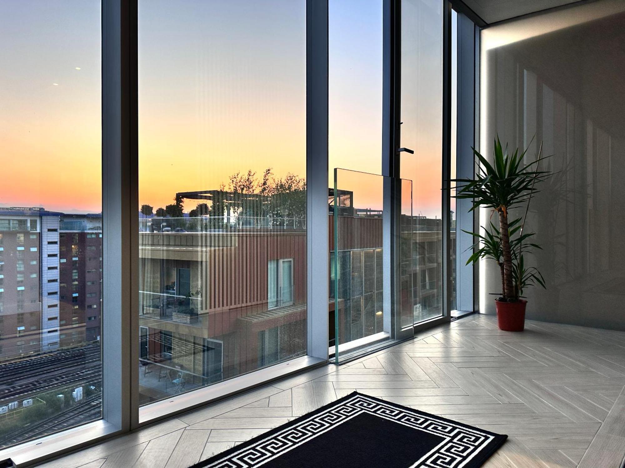Battersea Power Station - Winter Garden Balcony & 1Gb Wifi - Luxurylondonstays 外观 照片